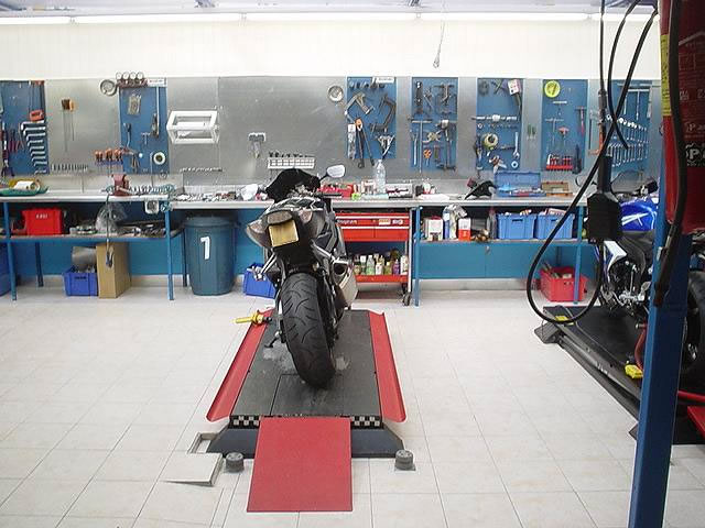 L'atelier Pyramide Motos, concession motos et quads à L'ISLE SUR LA SORGUE, dans le Vaucluse