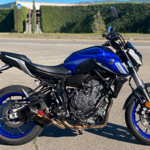Yamaha MT-07 2021 disponible chez Pyramide Motos, concession motos et quads à l'isle sur la sorgue