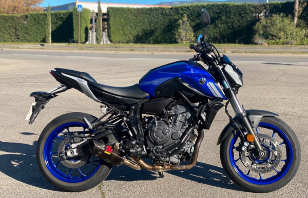 Yamaha MT-07 2021 disponible chez Pyramide Motos, concession motos et quads à l'isle sur la sorgue