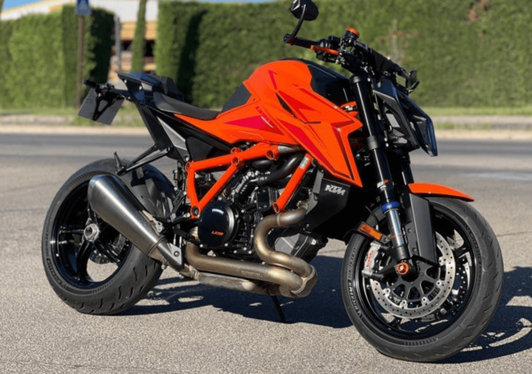 KTM 1390 Superduke EVO R 2024-Pyramide Motos