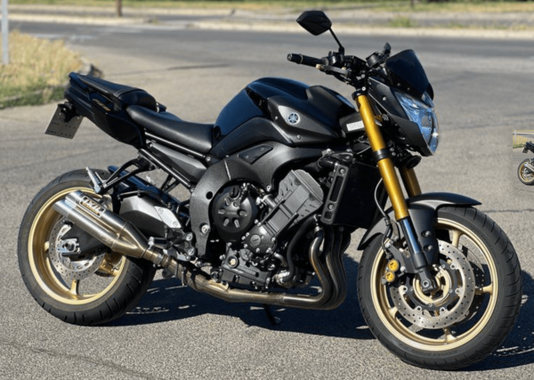 Yamaha FZ8 2015-Pyramide Motos