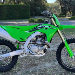 KAWASAKI KX 250 F 2025 - Pyramide Motos