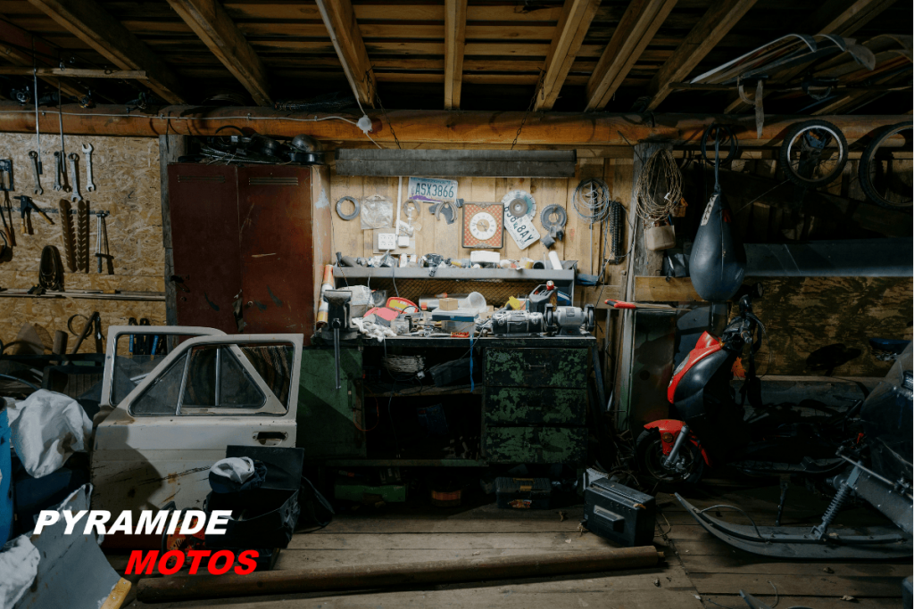 matériel de base pour entretenir sa moto Pyramide Motos, l'isle-sur-la-sorgue, Vaucluse