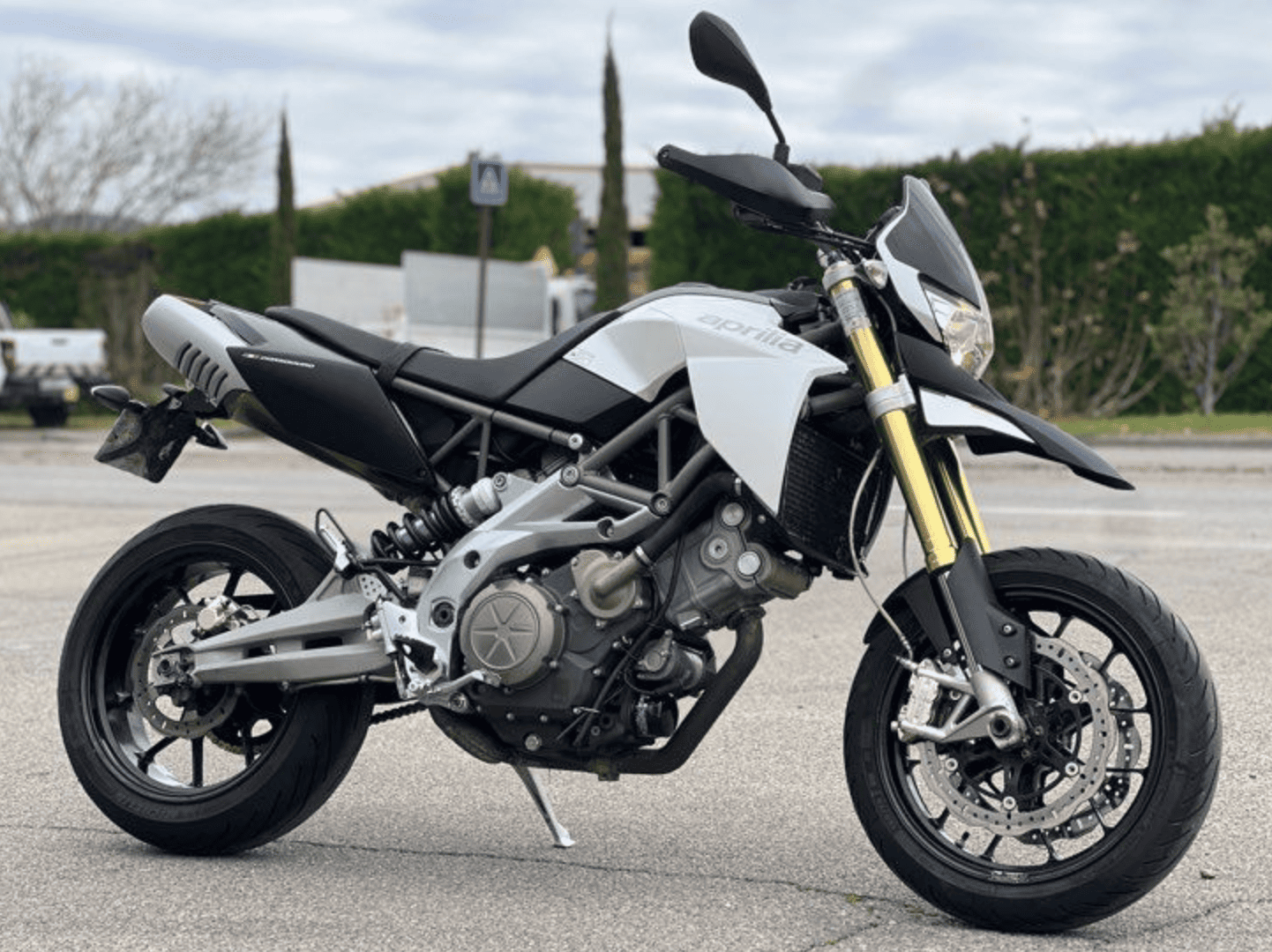 Aprilia Dorsoduro 750 2013 - Pyramide Motos