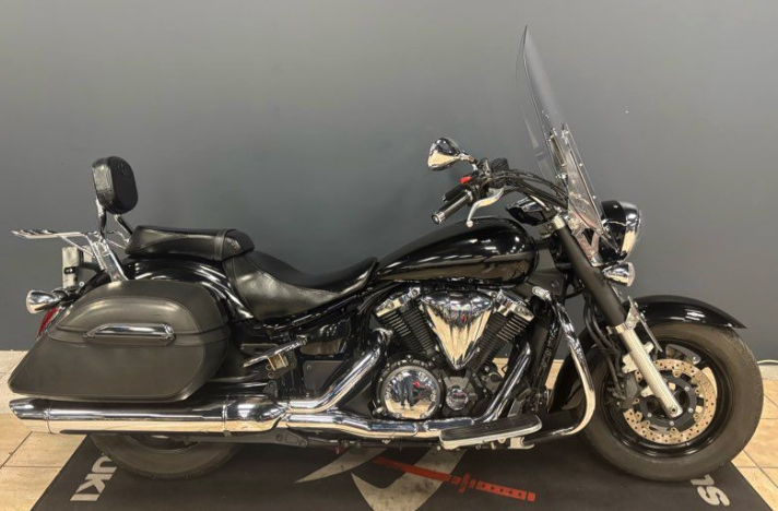 Yamaha XVS 1300 - Pyramide Motos