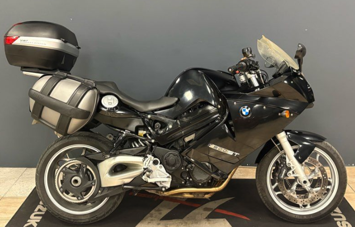 BMW F800 ST - Pyramide Motos