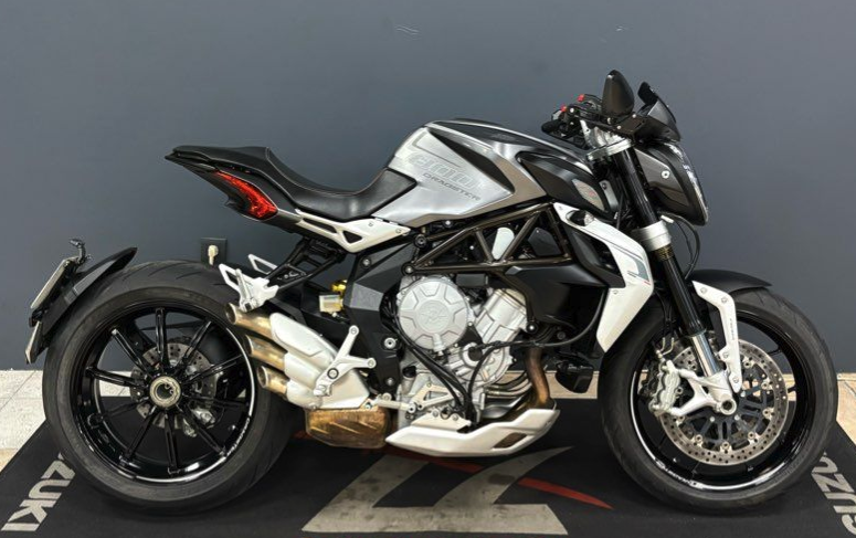 MV Agusta 800 Dragster - Pyramide Motos