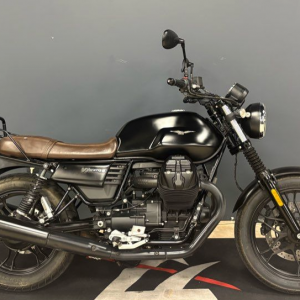 Moto Guzzi V7 Stone - Pyramide Motos